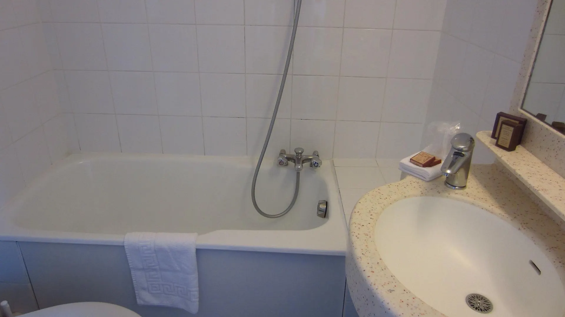 Hotel Grand Des Balcons 2*