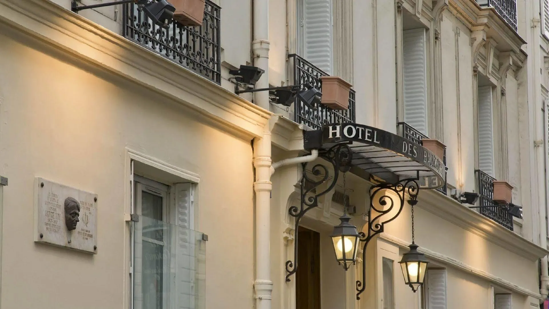 Grand Des Balcons Hotel